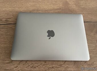 MacBook 12, Early 2016, kosmeticky top; Apple