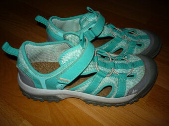 Sandály s plnou špičkou Quechua vel 37,stélka 23cm