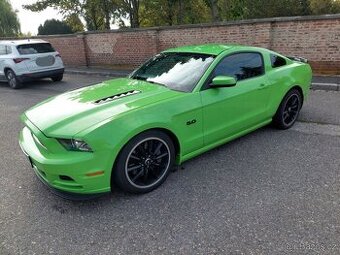 Ford mustang 5.0 GT  manuál