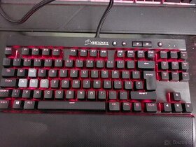 Herní klávesnice Corsair Gaming K65 RGB RAPIDFIRE