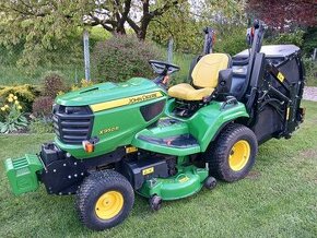 Zahradní traktor John Deere X950R  s vysokým výsypem