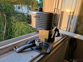 DeLonghi pákový kávovar ECZ 351 GY Scultura espresso - 1