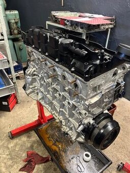 B57D30C Nový motor