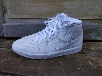 Nike Jordan bílé