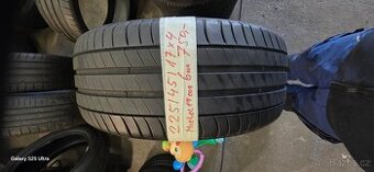 Prodám 2ks pneu 225/45/17
