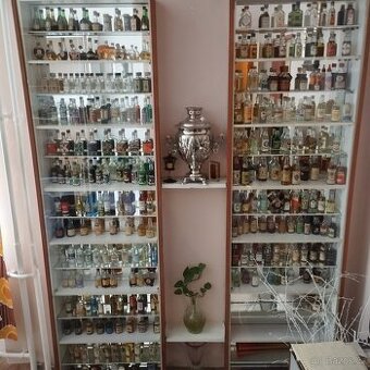 Mini lahvičky s alkoholem.
