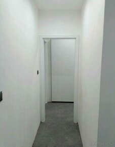 Prodám dveřní zárubně (obložky) 70cm