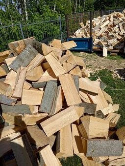 Palivové dřevo nebo na uzení