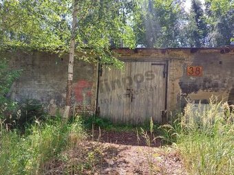 Prodej pozemku se stavbou / chatou 330m2 v Mikulovicích u Je