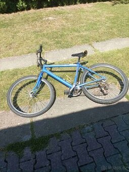 Staré horské kolo Peugeot