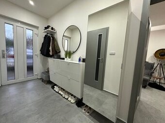Kvalitní designová sestava do předsíně,chodby,botník,zrcadlo
