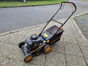 sekačka 130 ccm s pojezdem , plně funkční výborném. stav