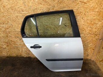 KOMPLETNÍ PRAVÉ ZADNÍ DVEŘE VW GOLF 5 HATCHBACK LA7W