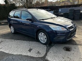 Ford Focus 1.4i 59kw , r.2009, serviska, klima, 1.majitel