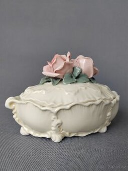 Krásná porcelánová dóza s růžemi od Karl Ens (1919-1945)