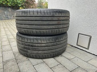 Pneu 215/45 R16