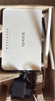 Router Tenda N300 F3