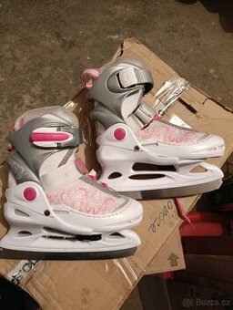 Prodám dívčí brusle