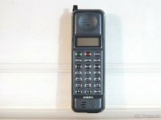 Mobilní telefony pro sběratele - rarity - UNIDEN AMPS