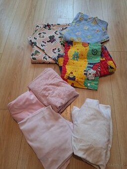 Prostěradla a povlečení do postýlky