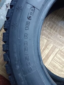 Prodám zimní pneu 205/60/16