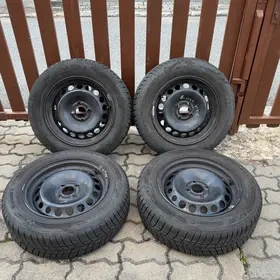 4x100 195/65 R15 zimní Barum