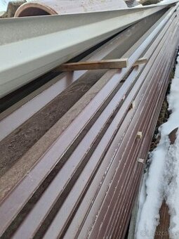 Prodam.špatně skladované trapézové plechy 0.5 mm v 8 m délce