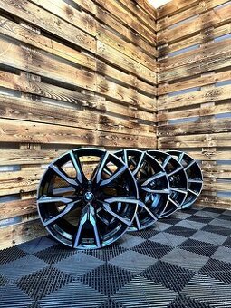 BMW X7 G07 - originální ALU disky 5x112 R22