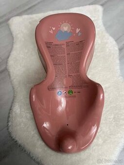 Lehátko do vany pro miminko.