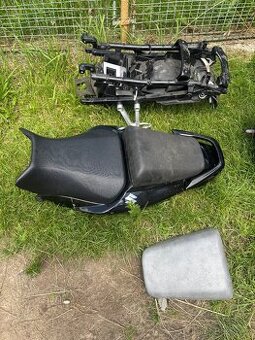 Ram a podsedadlovy ram pladty sedla na Suzuki SV650 03-