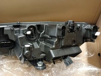 Přední světlomet octavia 4