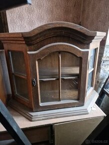 Rustikální vitrina