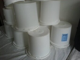 Plastové vědro na pěstování