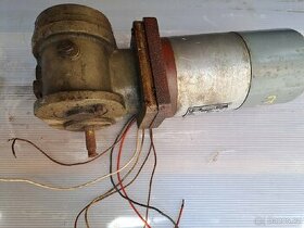 Motor s převodovkou