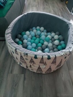 Molitanovy bazén s balónky