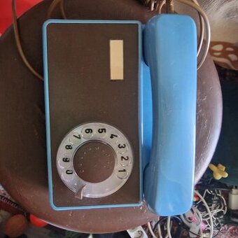 Telefon TESLA