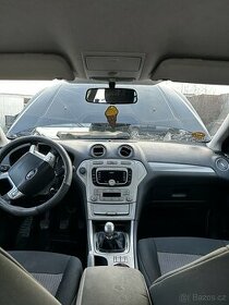 Palubní deska airbagy pásy řj Ford Mondeo mk4 rv. 2009