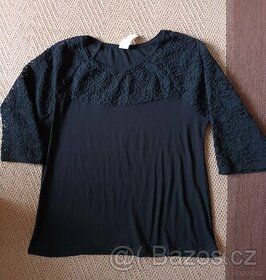 Černé tričko, halenka společenská s krajkou - 1