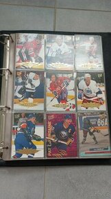 Album s NHL hokejovými kartičkami