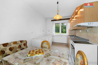Prodej dvougeneračního rodinného domu, 630 m², obec Lovčice