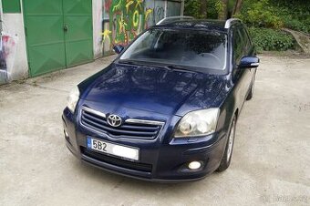 Toyota Avensis T25,benzín,2.0 VVT-i 108 kW,maximální výbava