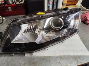 Prodám originální levé přední bixenon Škoda Octavia 3