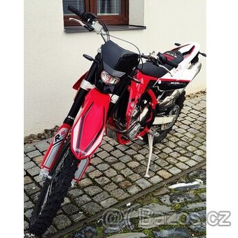 SWM RS 300 R - Předváděcí motocykl