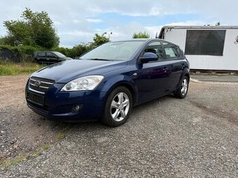 Kia Ceed 1.4 Benzin, klima - 1