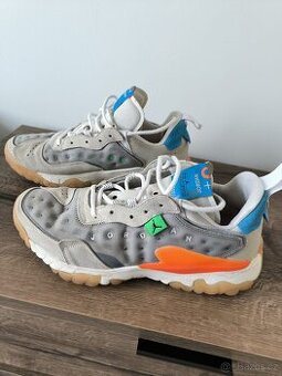 BOTY NIKE AIR JORDAN DELTA 2 ŠEDO BÍLÉ