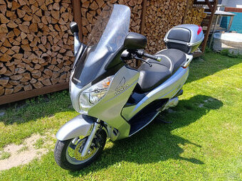 Honda S-Wing 125i FES