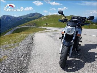 Suzuki GSR 600