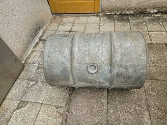 200L sud,2ks kanystr 20 litrů, plechové