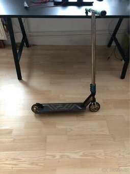 Custom Freestyle kolobežka