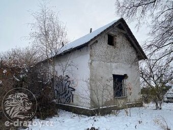 Dražba rodinného domu (na pozemku jiného vlastníka) v obci M